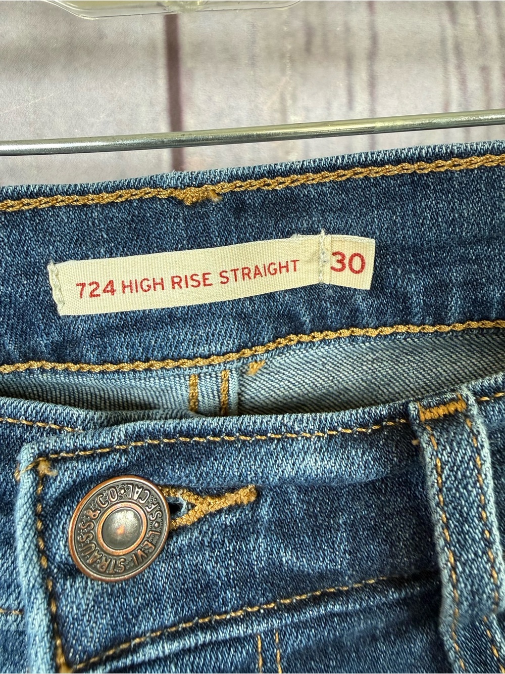 Levis 724 Women’s Jeans high rise straight cropped size 30 - Picture 2 of 7